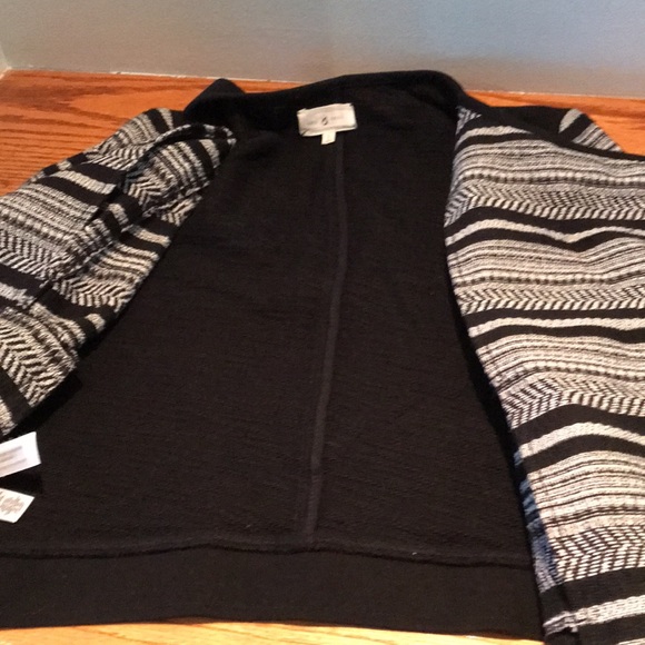 Lou & Grey short waist striped jacket front; black back Asymmetrical zipper - Picture 10 of 12